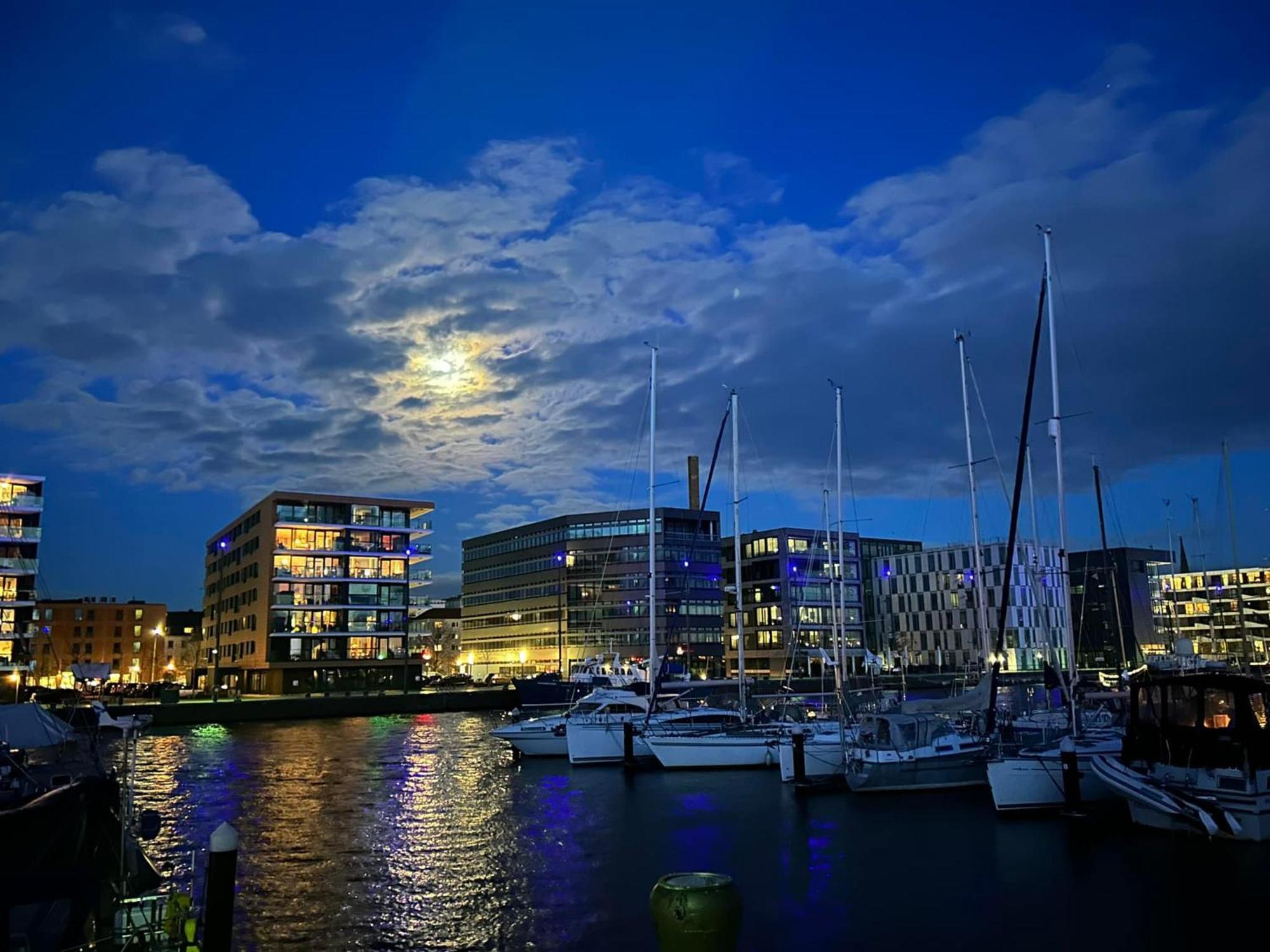 Gemuetl Wohnung Mit Blick Auf Den Hafen Bremerhaven Extérieur photo